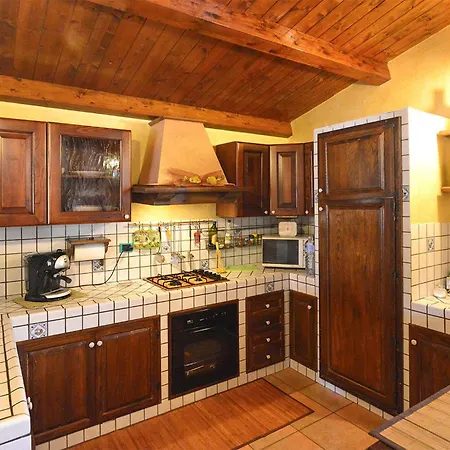 3 Bedroom Pet Friendly In Solarino