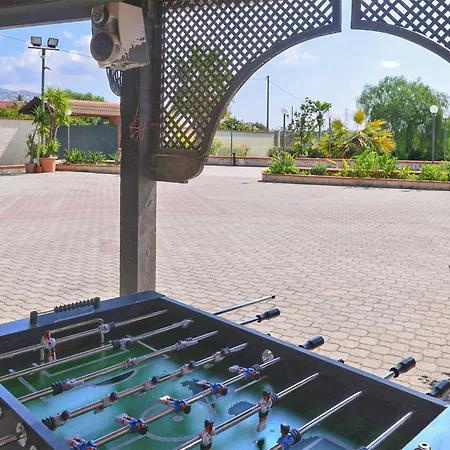 3 Bedroom Pet Friendly In *