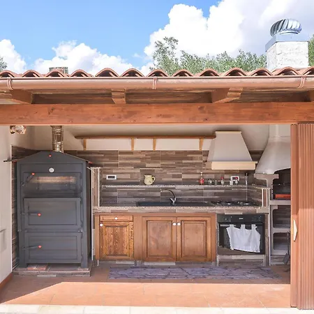 3 Bedroom Pet Friendly In