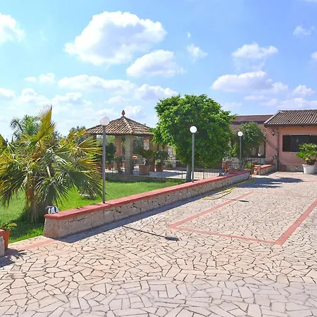 3 Bedroom Pet Friendly In